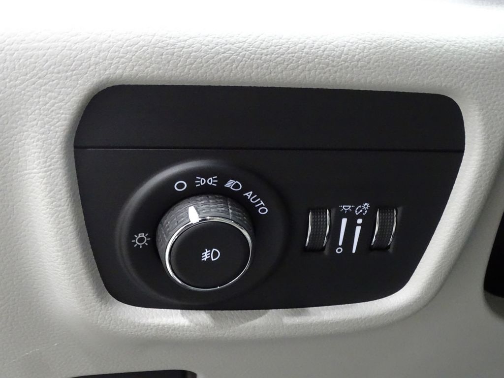 Vehicle image 58 of 59