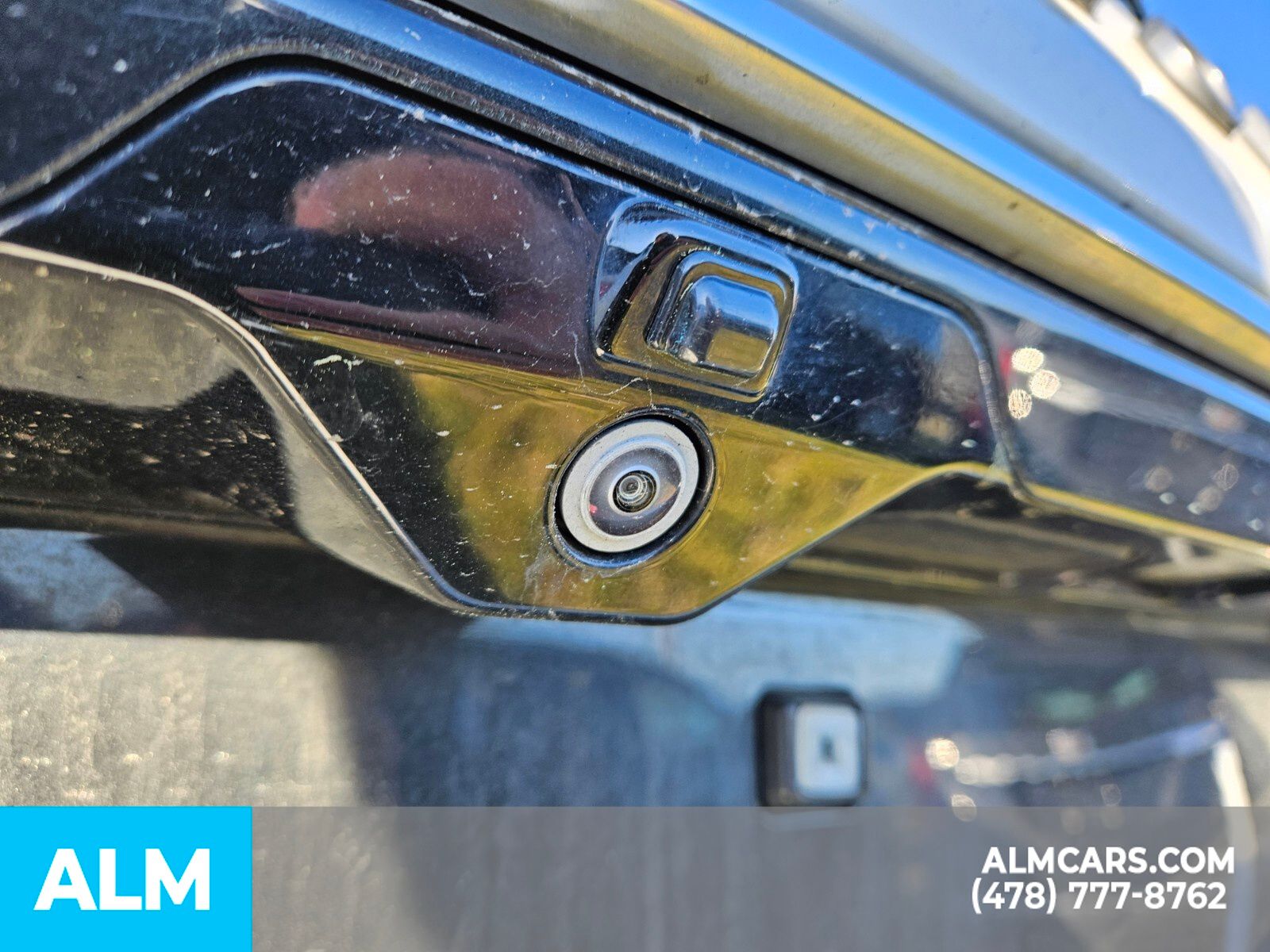 Vehicle image 14 of 24