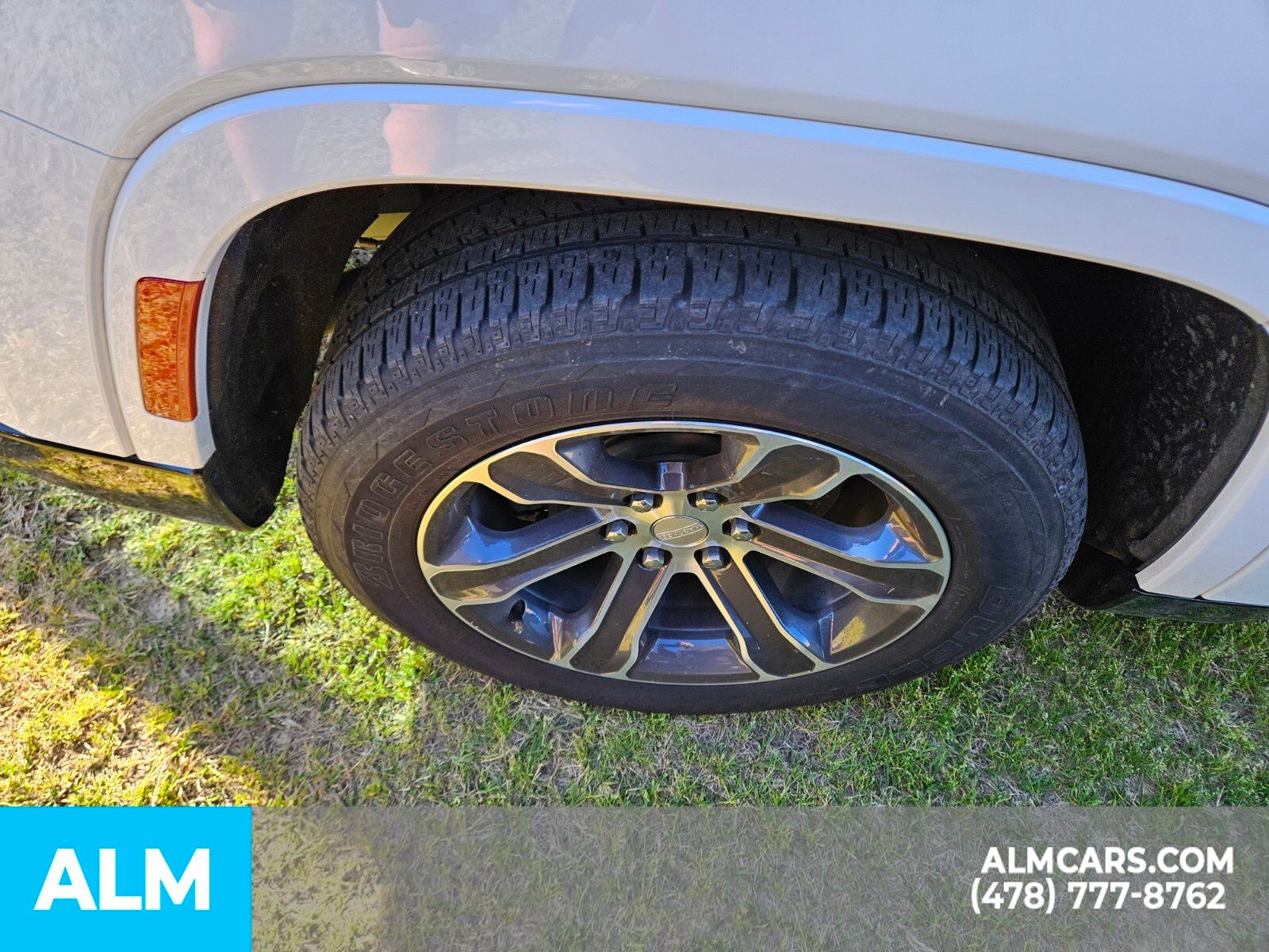 Vehicle image 15 of 24