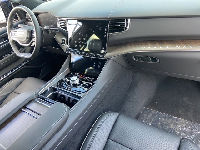 Vehicle image 8 of 19