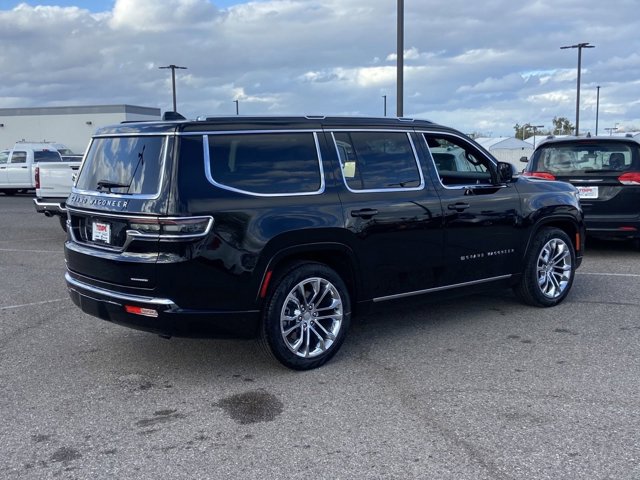 Vehicle image 4 of 19