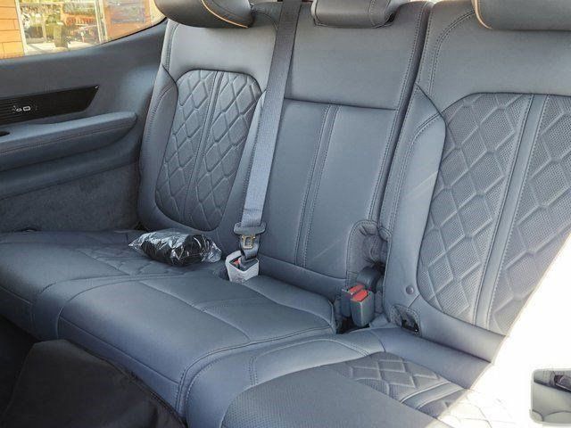Vehicle image 13 of 26