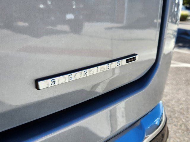 Vehicle image 25 of 26