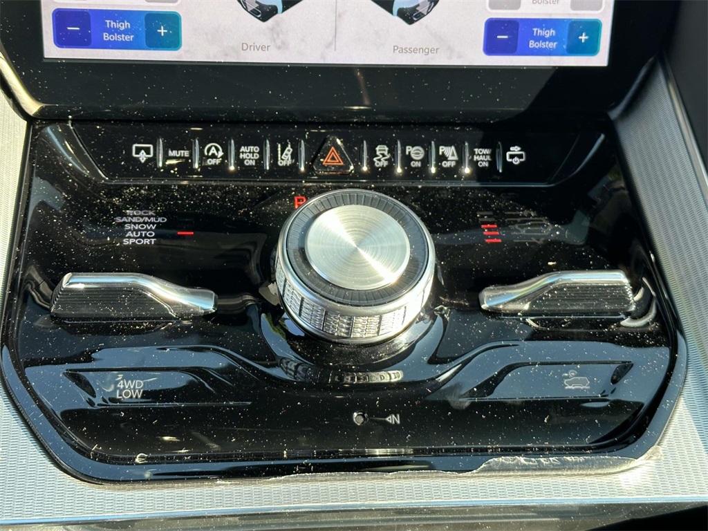 Vehicle image 26 of 30