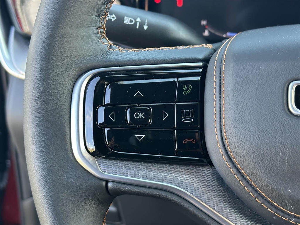 Vehicle image 25 of 30