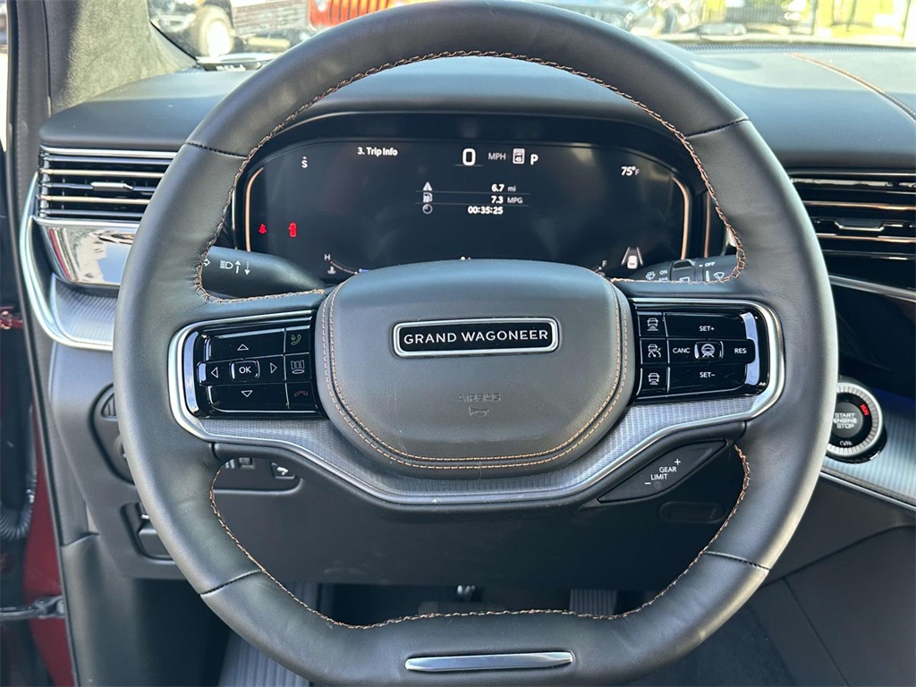 Vehicle image 17 of 30