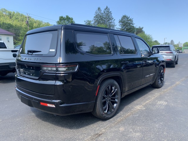2023 Jeep Grand Wagoneer Series II Obsidian Image 3 of 4