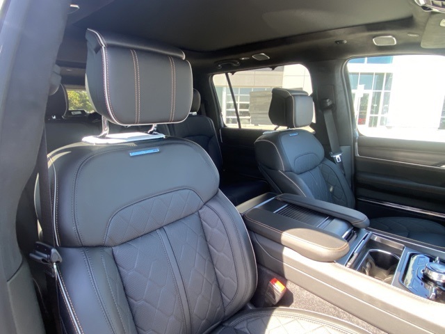 Vehicle image 28 of 37