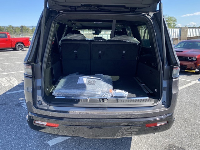 Vehicle image 9 of 37
