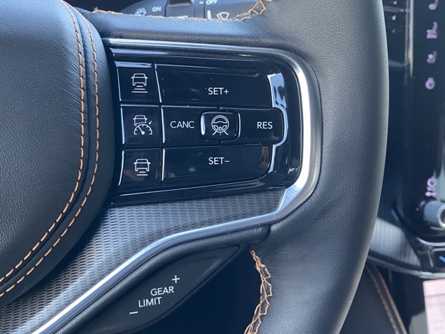 Vehicle image 17 of 37