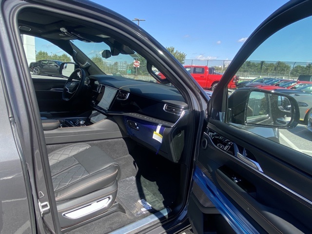 Vehicle image 26 of 37