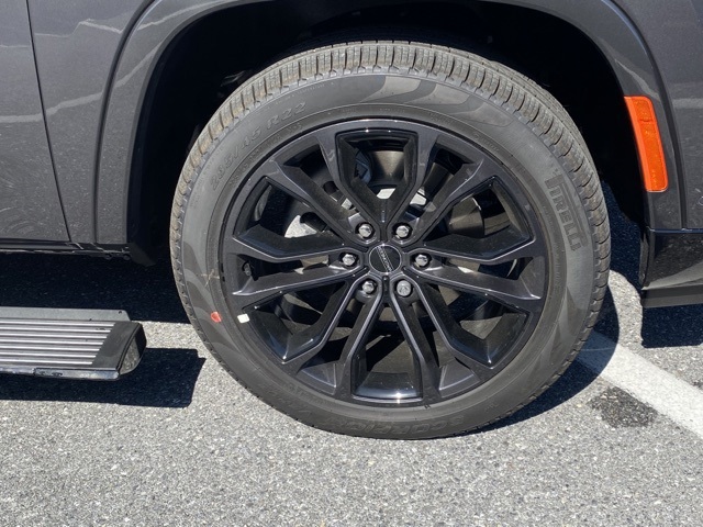 Vehicle image 12 of 37