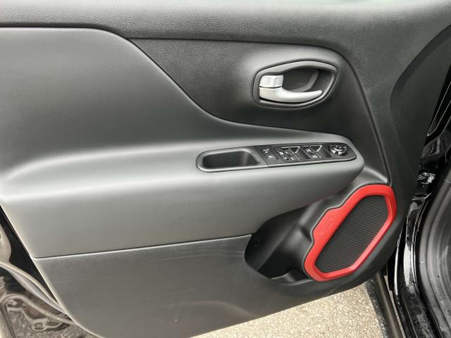 Vehicle image 11 of 20