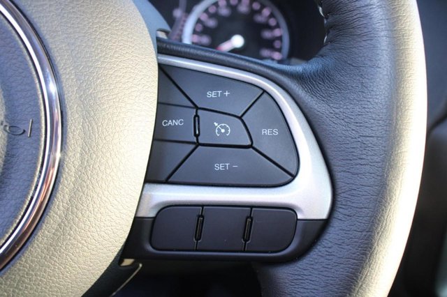 Vehicle image 21 of 35