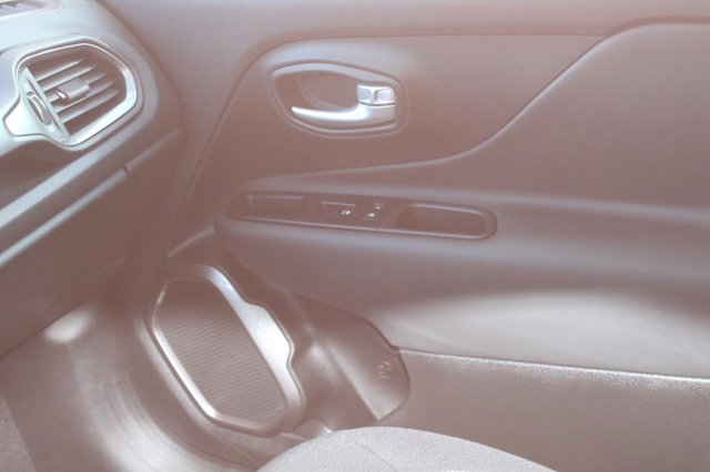 Vehicle image 28 of 35