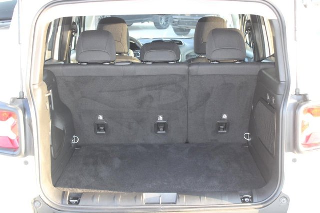 Vehicle image 12 of 35