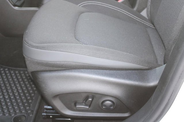 Vehicle image 32 of 35