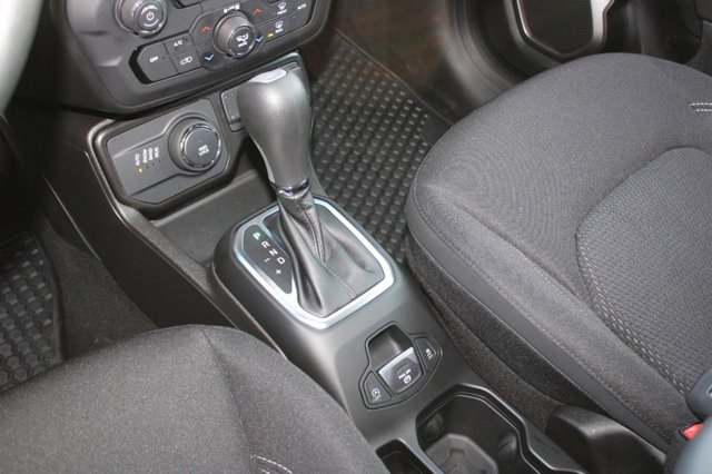 Vehicle image 27 of 35