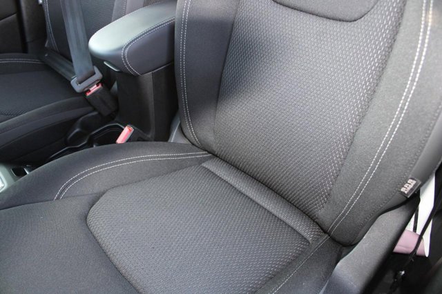 Vehicle image 33 of 35