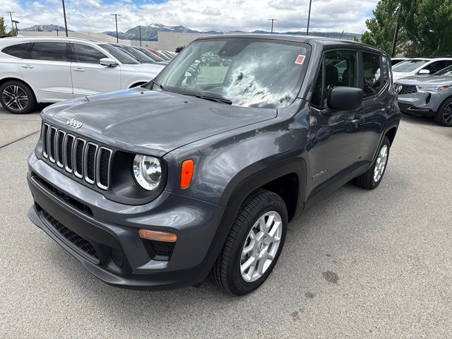 2023 Jeep Renegade Latitude Image 1 of 41