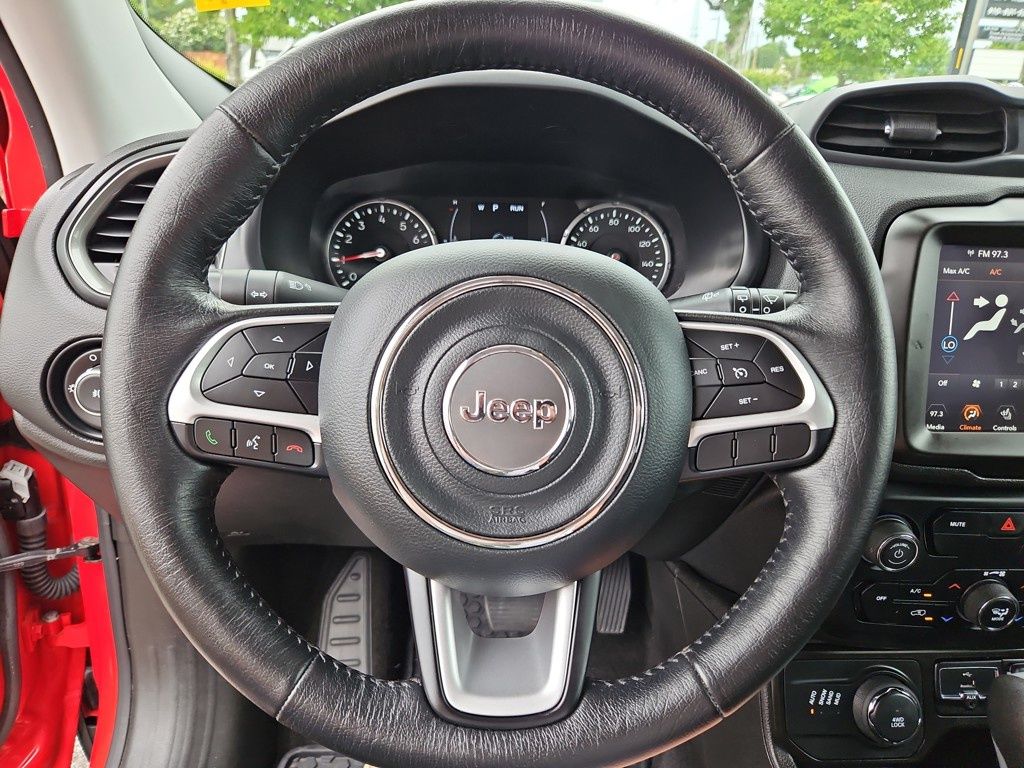 Vehicle image 16 of 41