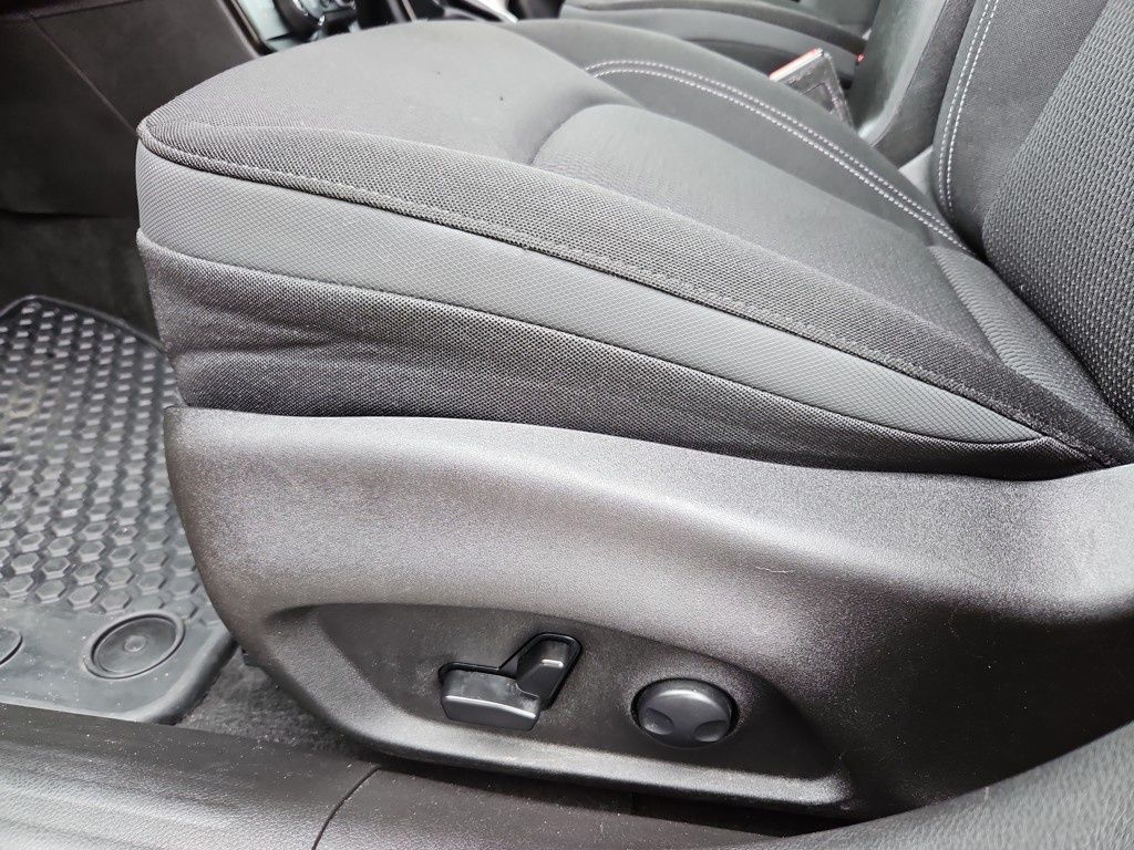 Vehicle image 15 of 41