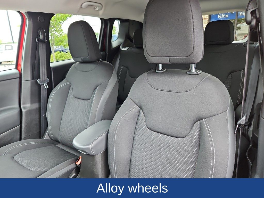 Vehicle image 14 of 41