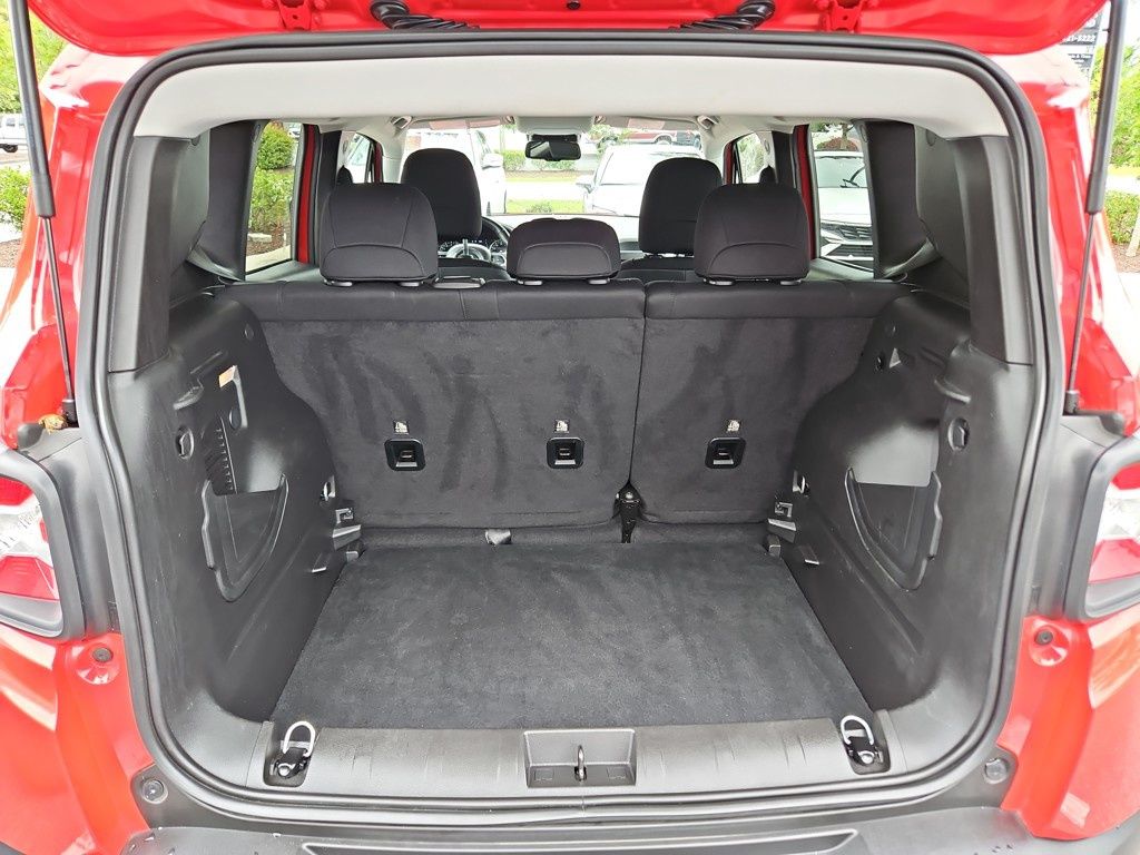 Vehicle image 29 of 41