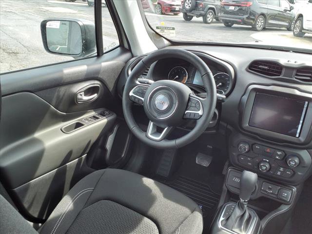 Vehicle image 14 of 21