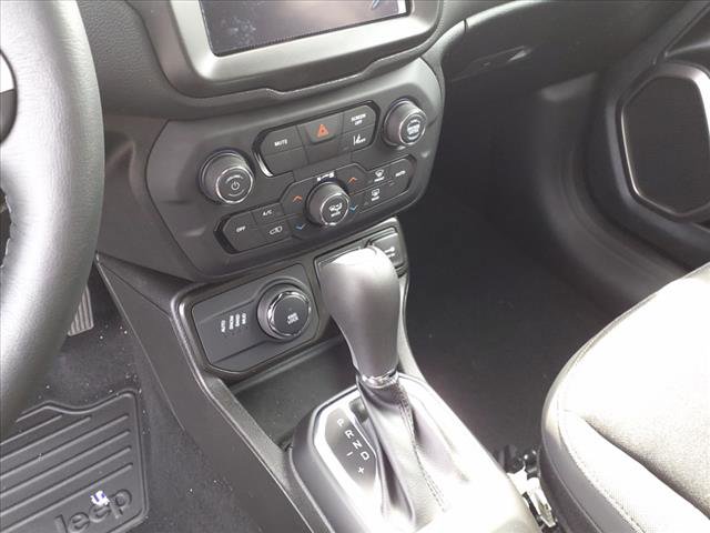 Vehicle image 20 of 21