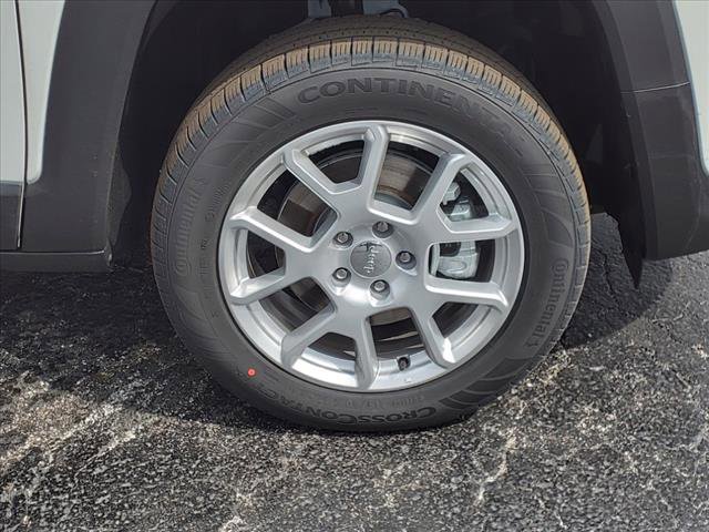 Vehicle image 9 of 21