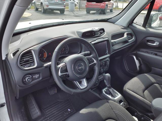 Vehicle image 17 of 21
