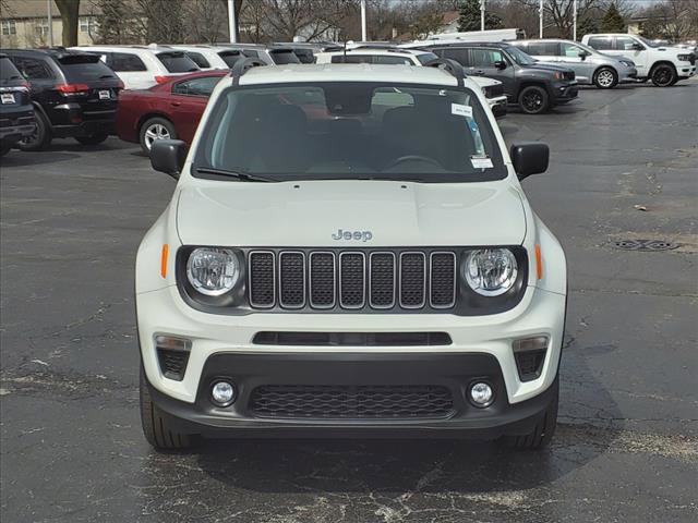 Vehicle image 4 of 21