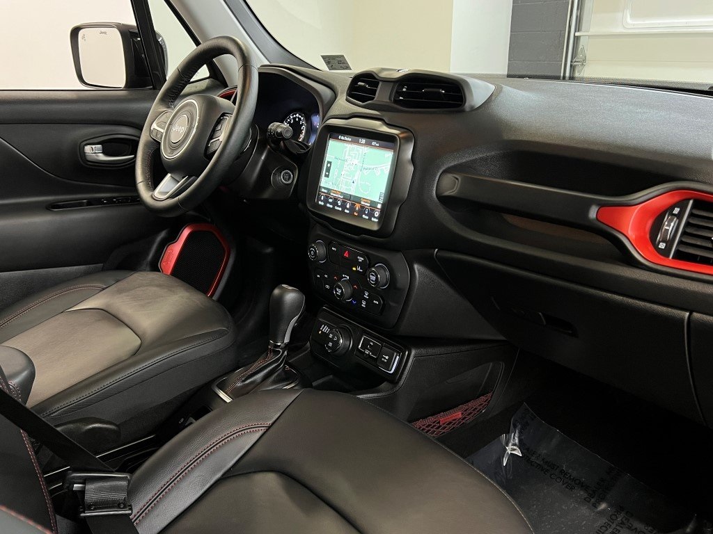 Vehicle image 10 of 42