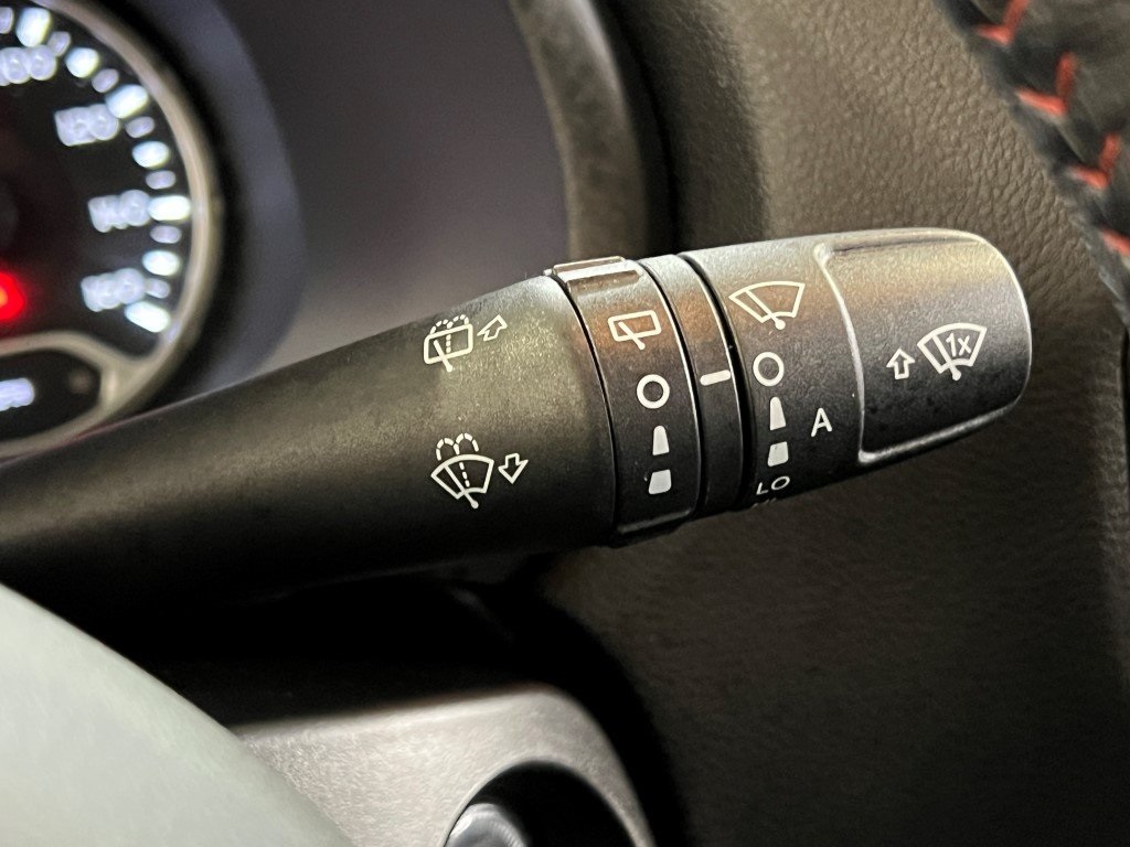 Vehicle image 36 of 42