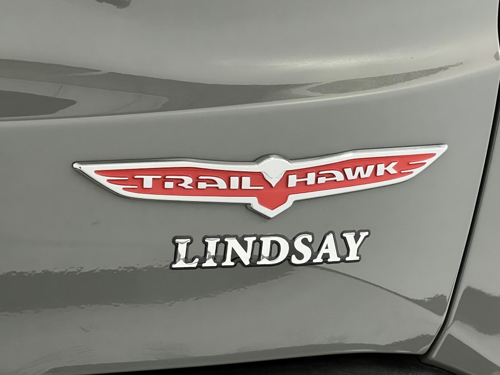 Vehicle image 17 of 42