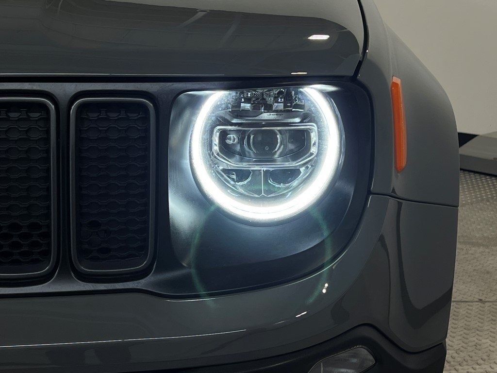 Vehicle image 41 of 42