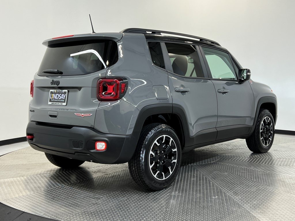 Vehicle image 5 of 42