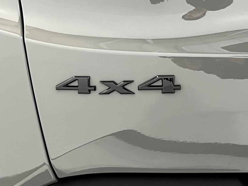 Vehicle image 15 of 42