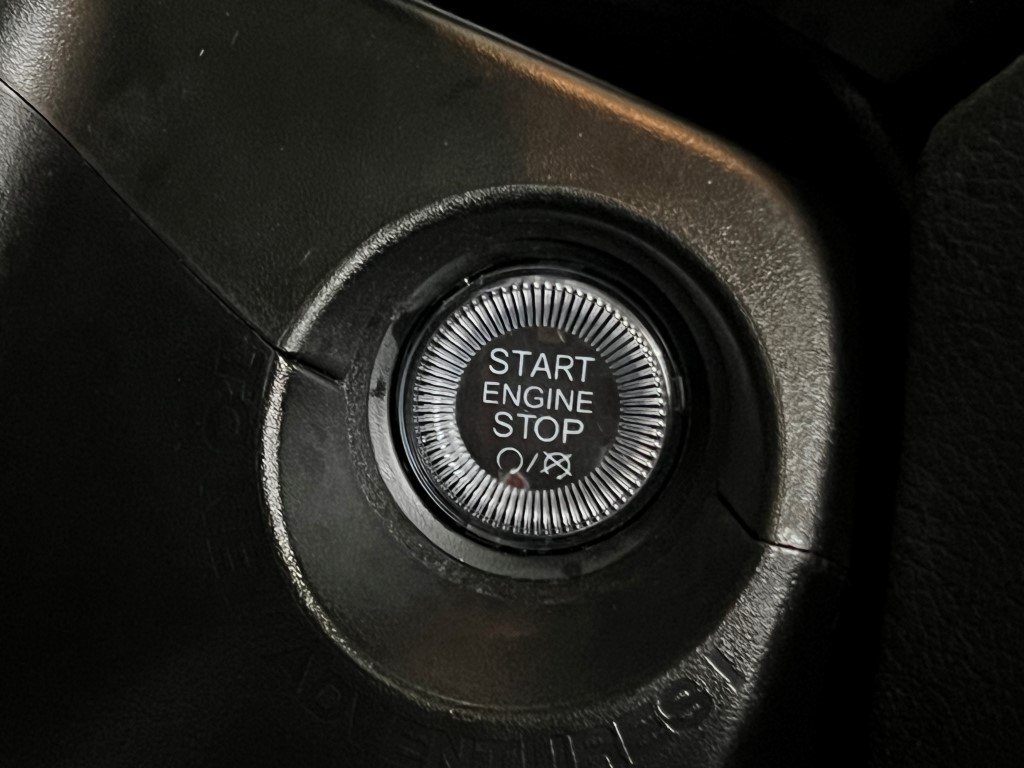 Vehicle image 34 of 42
