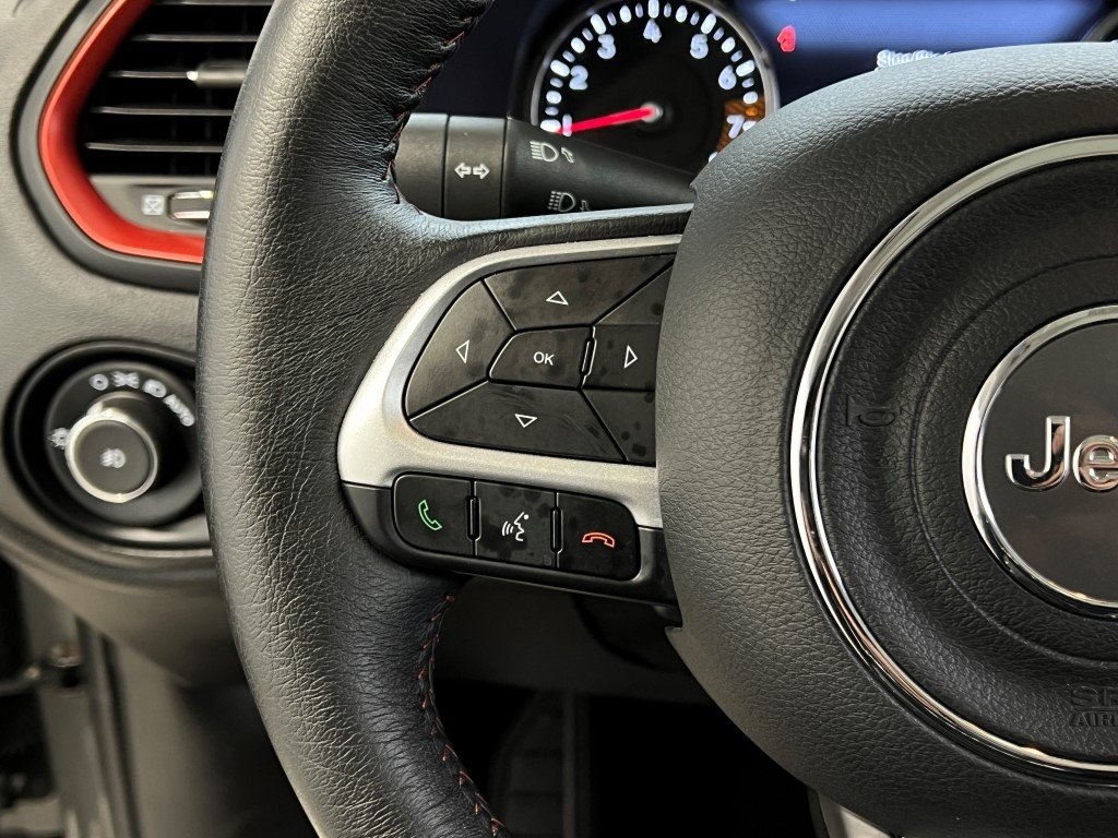Vehicle image 24 of 42