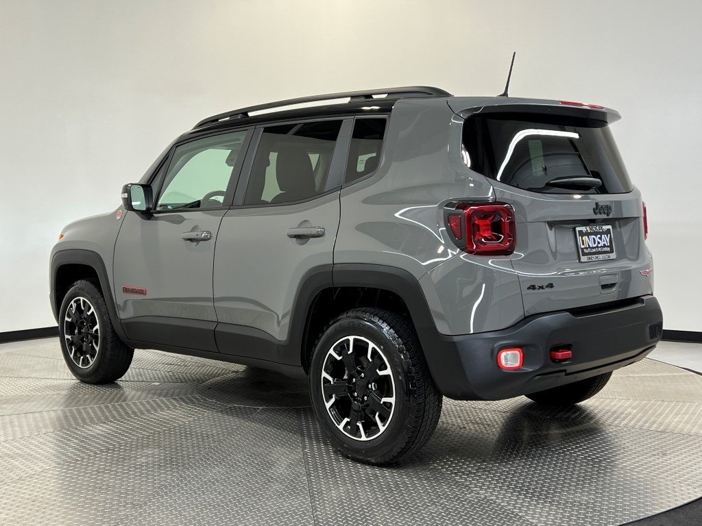 Vehicle image 7 of 42