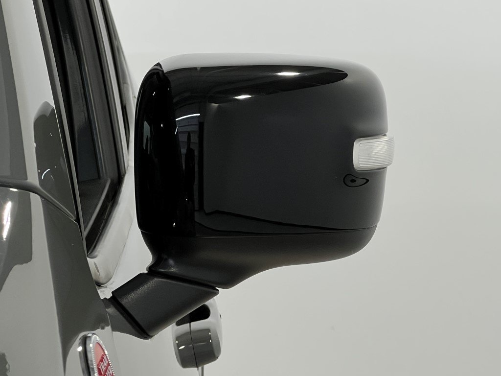 Vehicle image 39 of 42