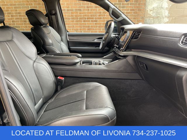 2023 Jeep Wagoneer Series III Image 17 of 38