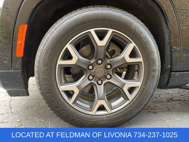 2023 Jeep Wagoneer Series III Image 10 of 38