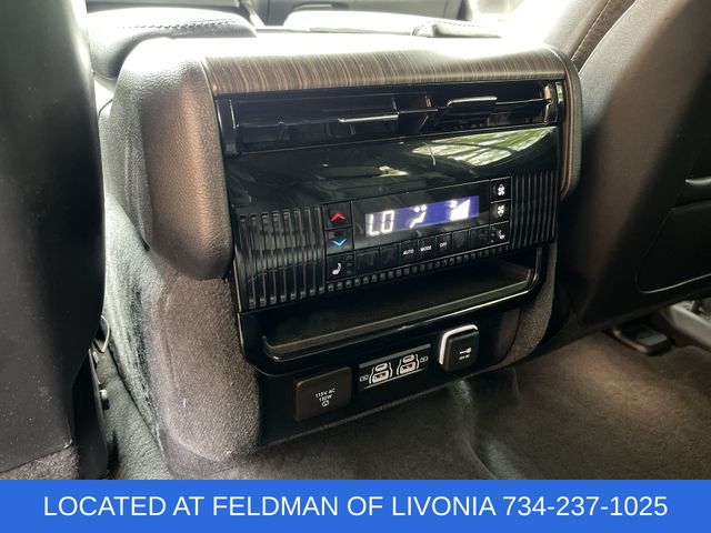 2023 Jeep Wagoneer Series III Image 28 of 38