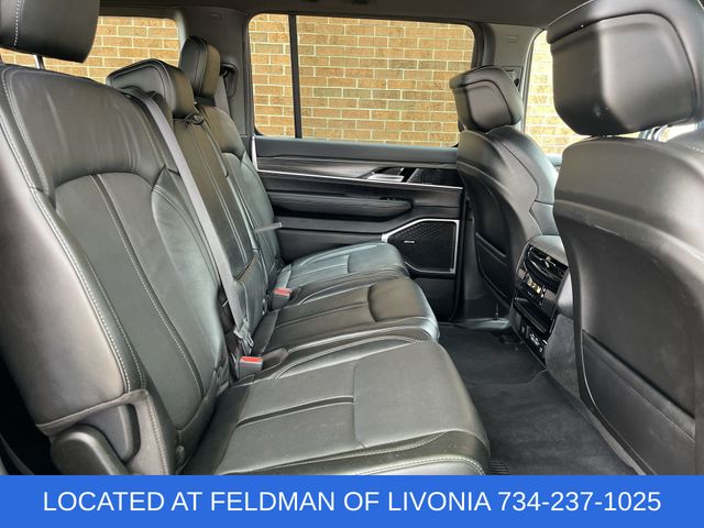 2023 Jeep Wagoneer Series III Image 13 of 38