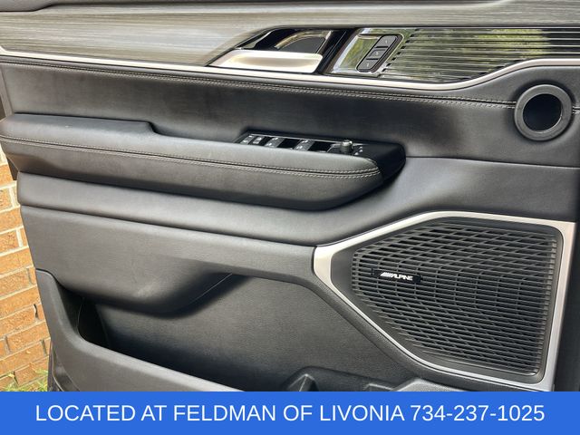 2023 Jeep Wagoneer Series III Image 30 of 38