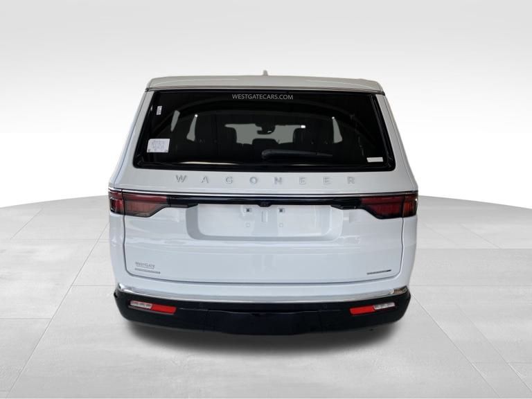 Vehicle image 5 of 40