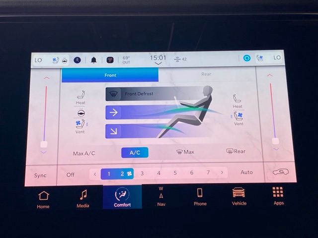 Vehicle image 31 of 40